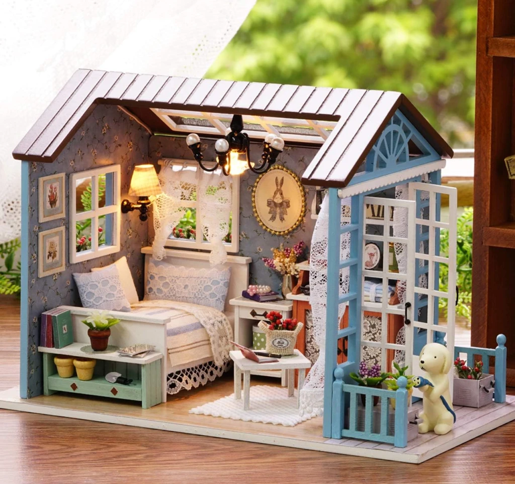 Miniature dollhouse kit